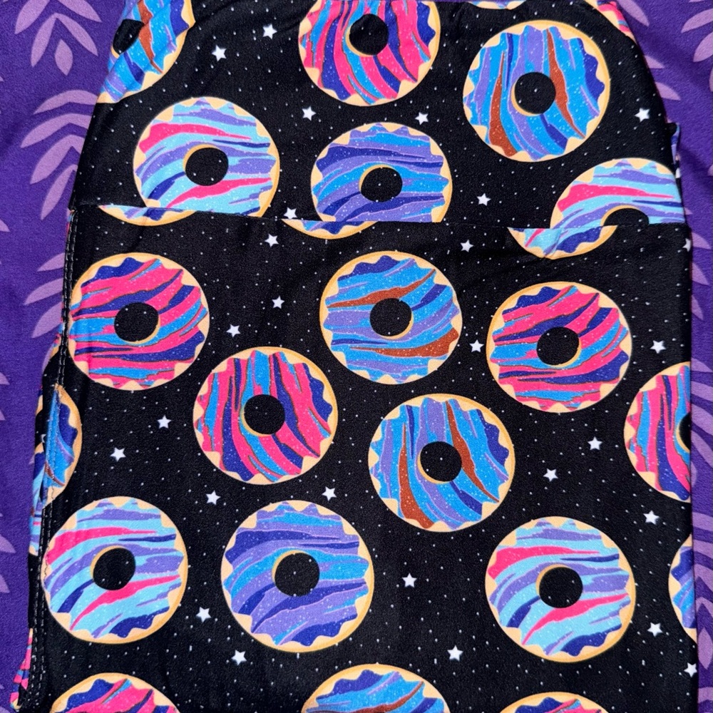 NWOT Fabulegs L donut leggings